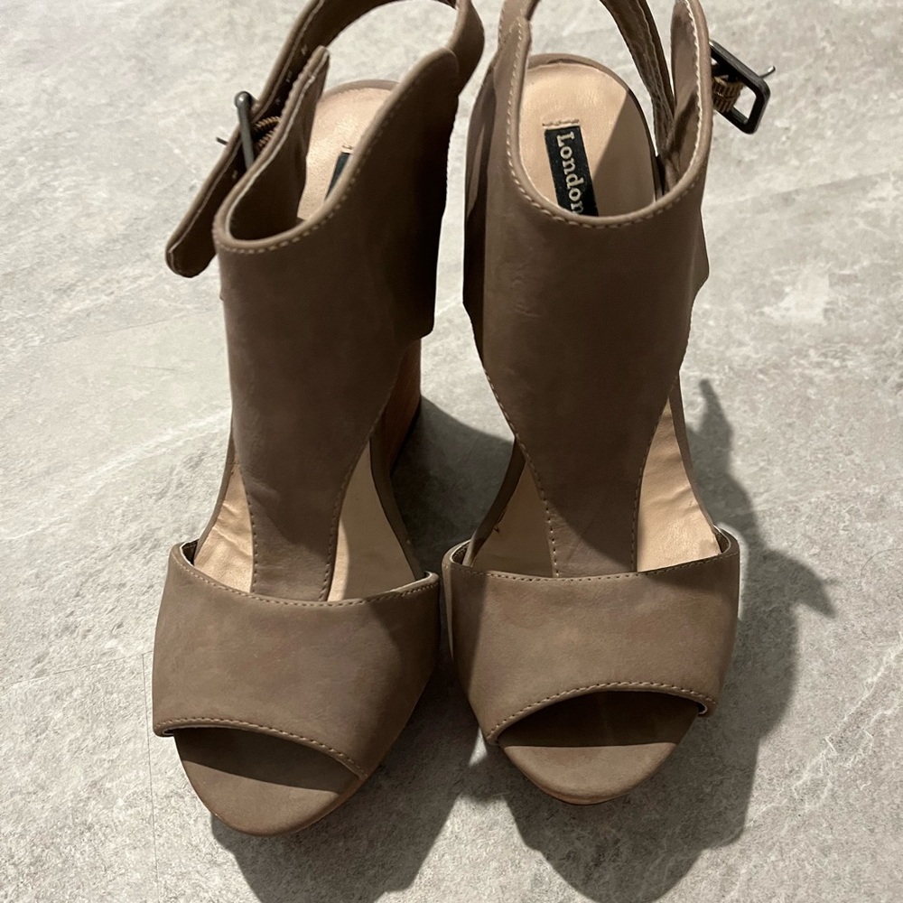 London Rag Shoes - Picture 2 of 5